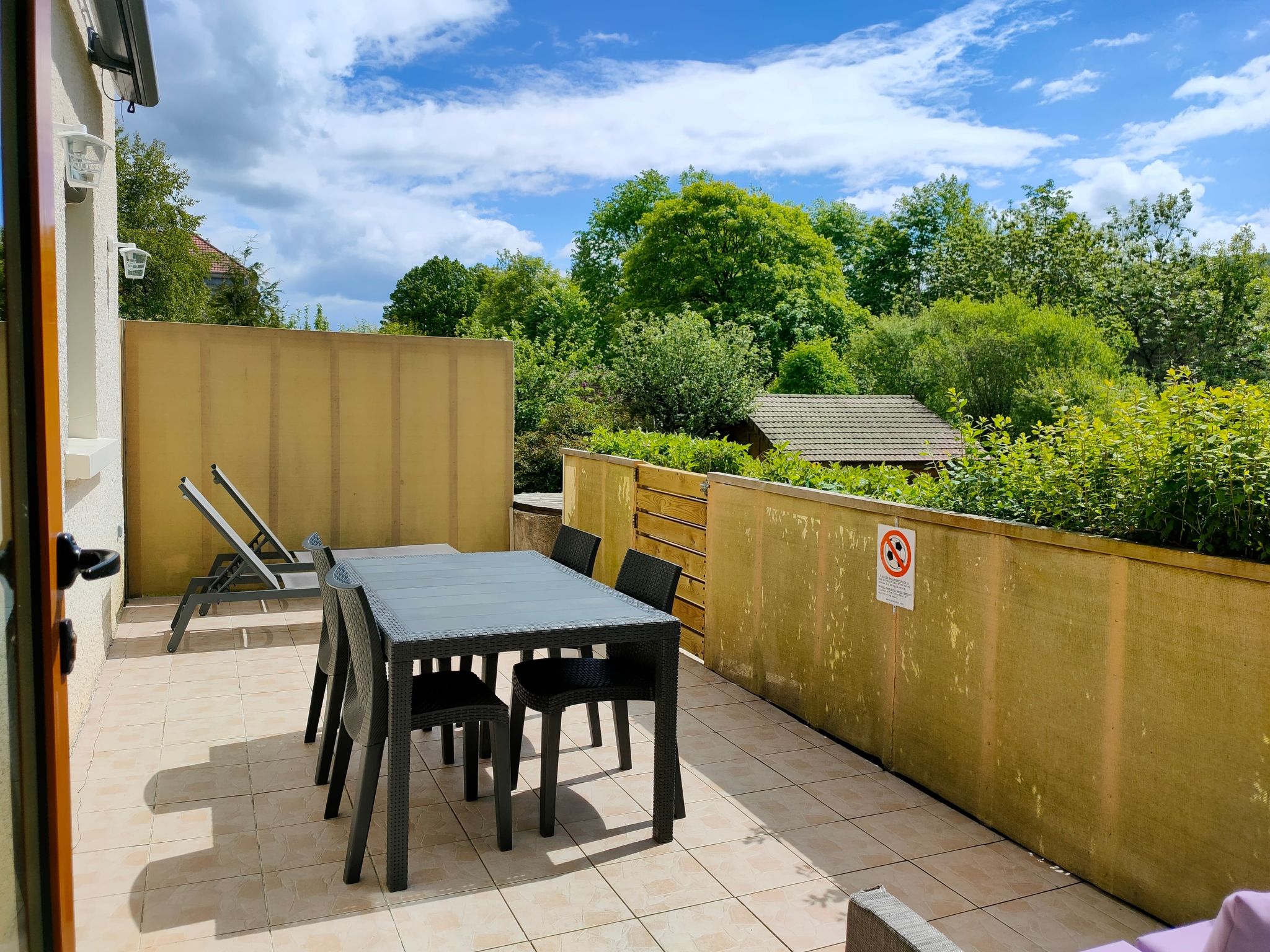 Gite Iris Montagnes du Jura mit Spa Sauna Fluss-Drinnen