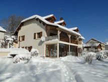 Gite Lys Montagnes du Jura mit Spa Sauna Fluss