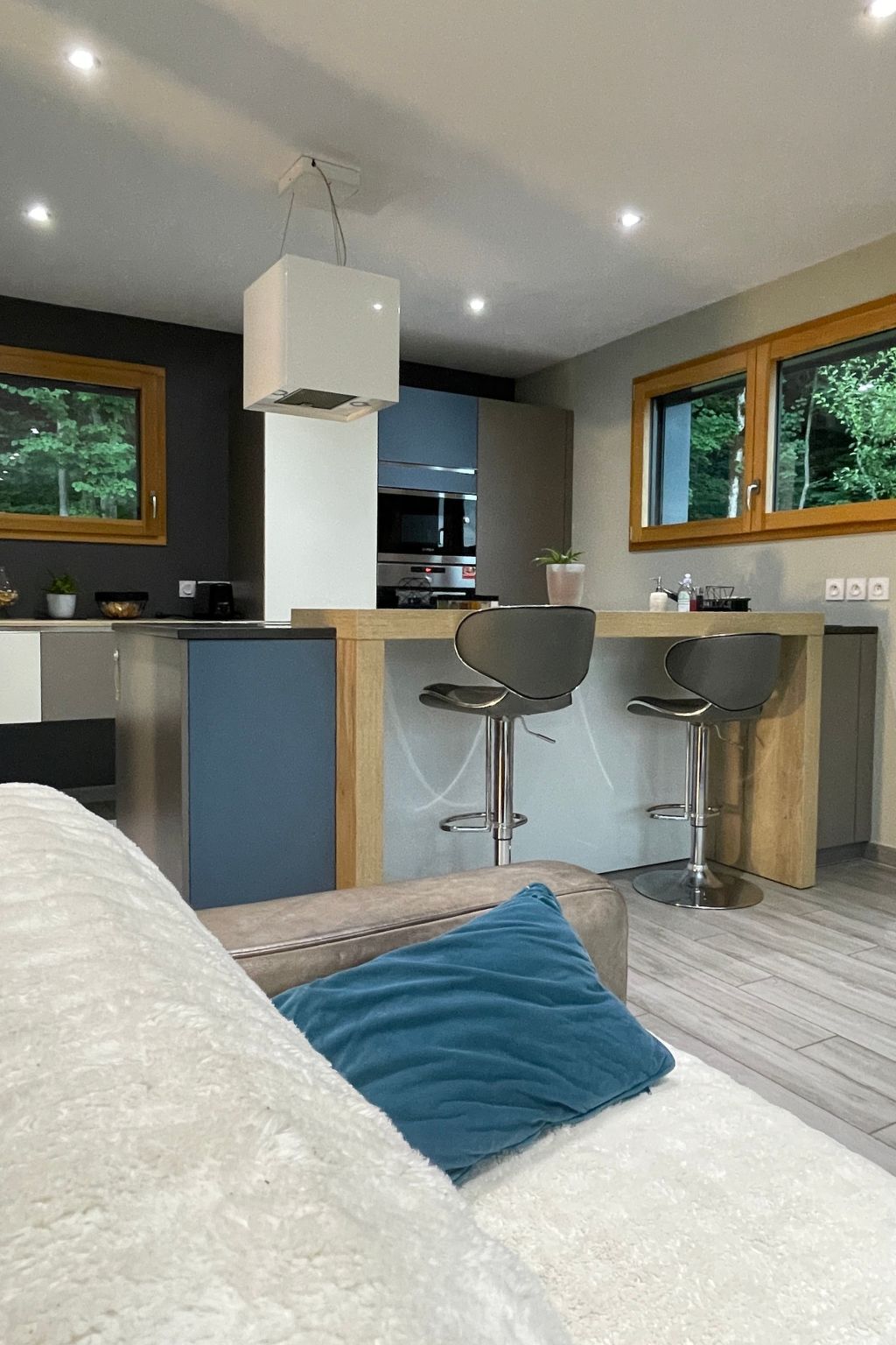 Das ruhige Les Grangettes mit Seeblick-Inside