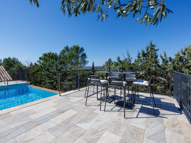 Search and Stay destination Saint-Hilaire-d'Ozilhan, Occitanie - France from AU$ 385. Les Garrigues d'Ozilhan