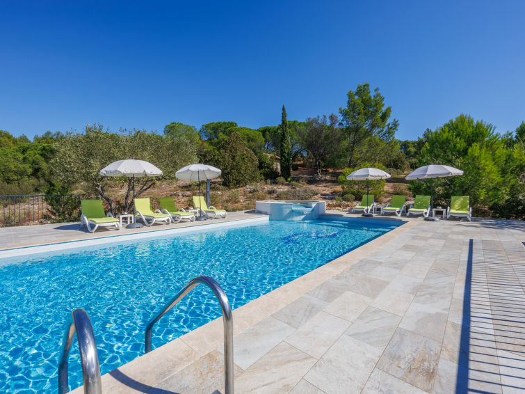 Search and Stay destination Saint-Hilaire-d'Ozilhan, Occitanie - France from AU$ 385. Les Garrigues d'Ozilhan