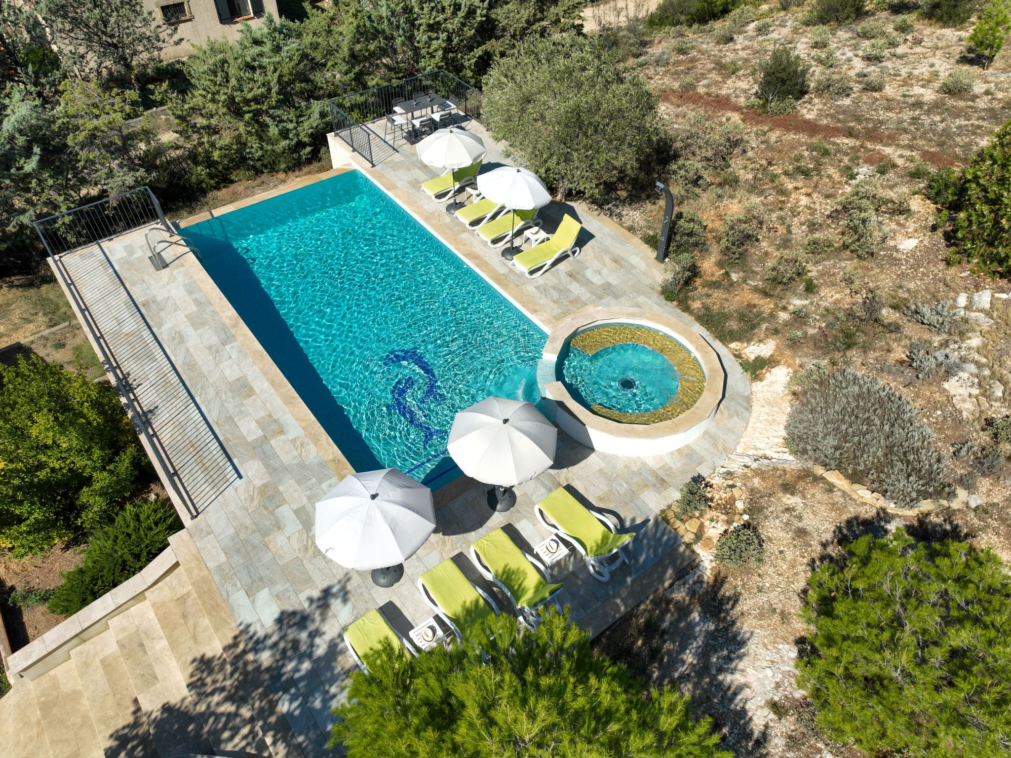 Ruim vakantiehuis met privézwembad en hot tub in Saint Hilaire-d'Ozilhan - foto 4
