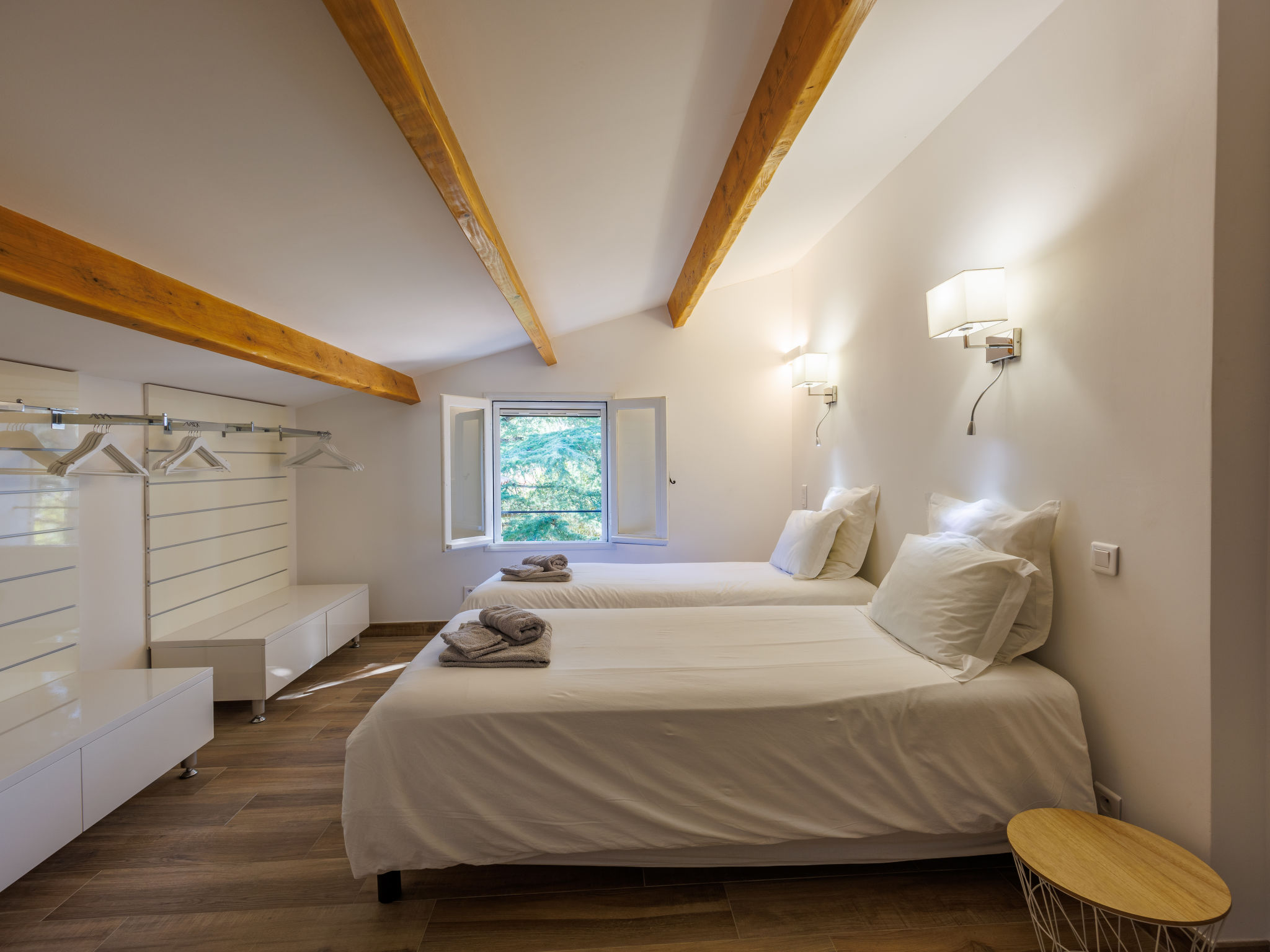 Ruim vakantiehuis met privézwembad en hot tub in Saint Hilaire-d'Ozilhan - foto 17
