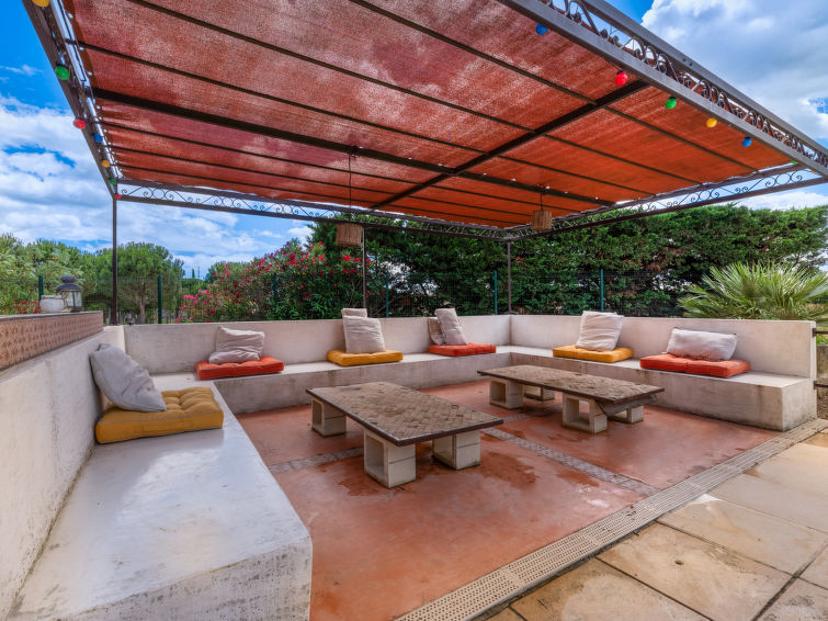 Search and Stay destination Vauvert, Occitanie - France from AU$ 322. Mas Mont Plaisir