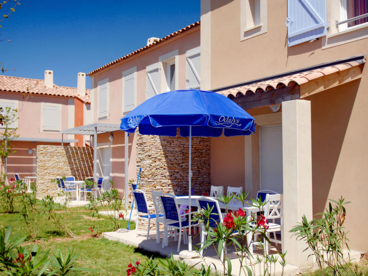 Search and Stay destination Aigues-Mortes, Occitanie - France from AU$ 94. Le Mas des Flamants (AIG401)