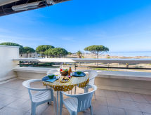 Knus appartement met zeezicht op 50 meter van het strand in Port Camargue - thumbnail 1
