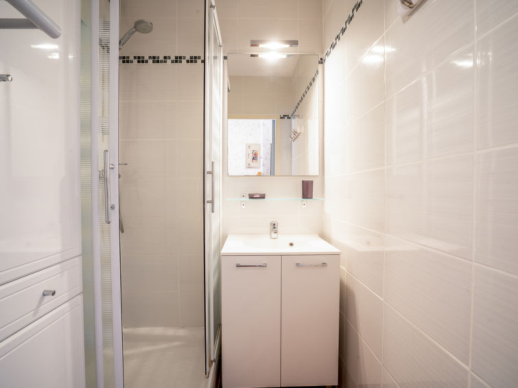 Search and Stay, undefined in undefined. Gallery position 3