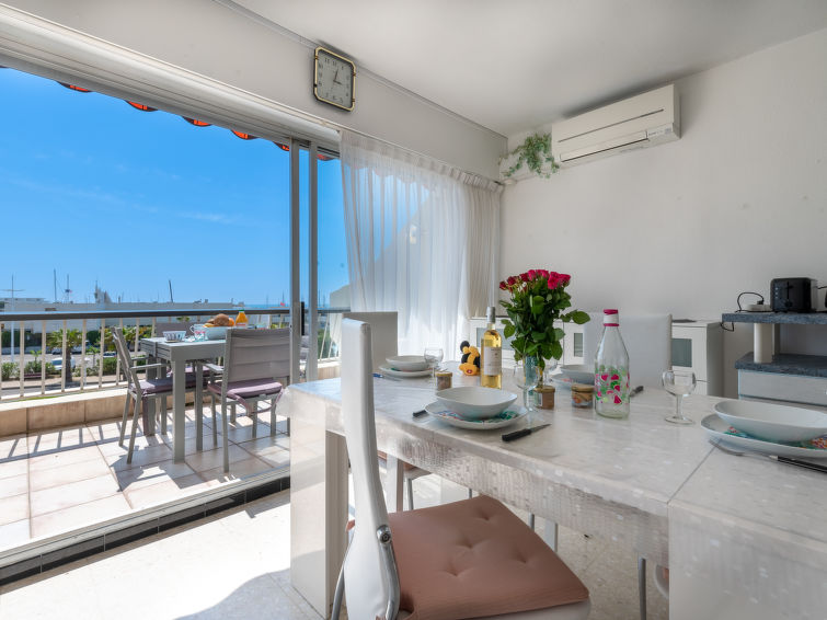 Le Beaupré Apartment in Port Camargue