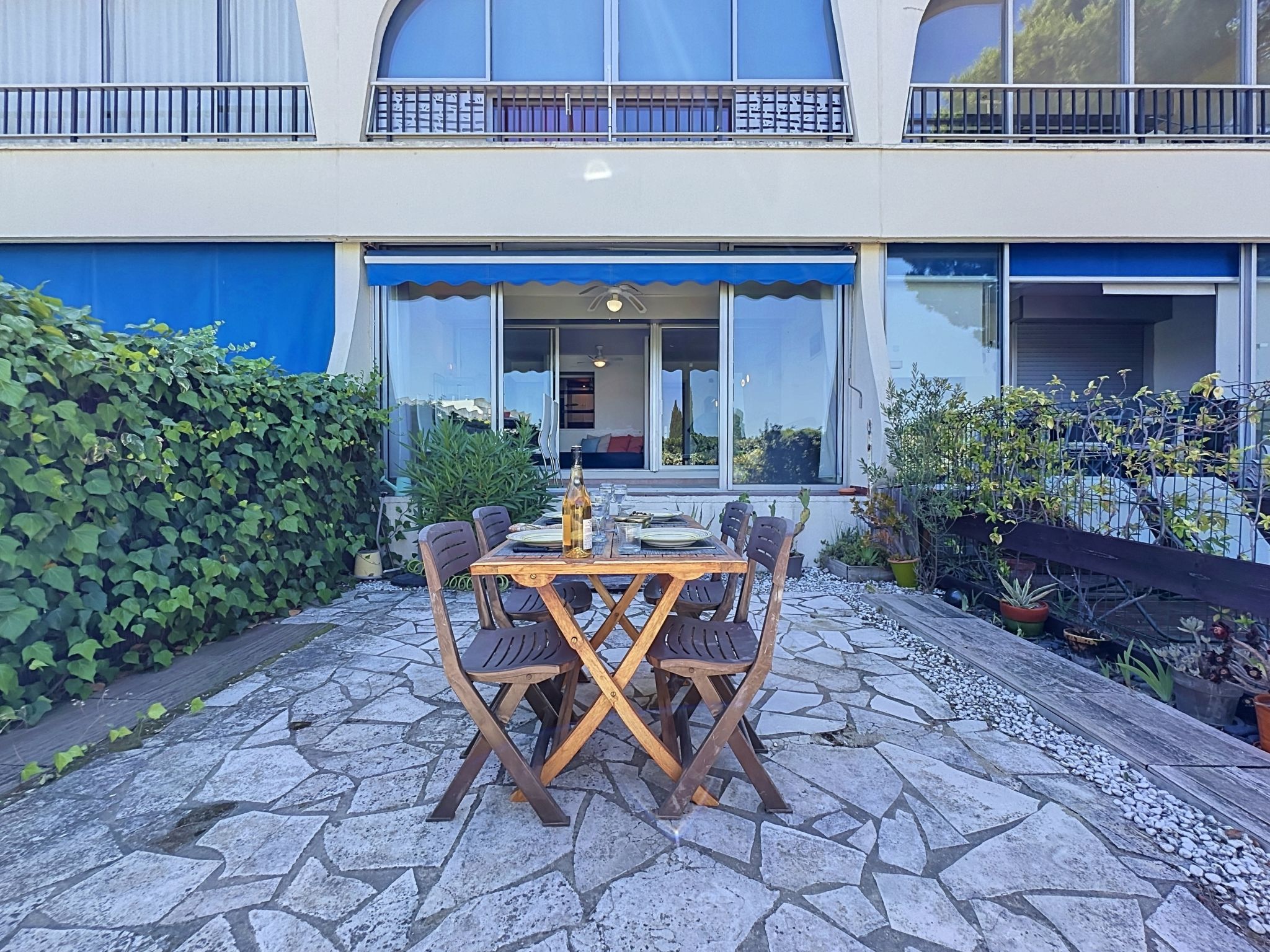 Les Jardins du Port - Outside