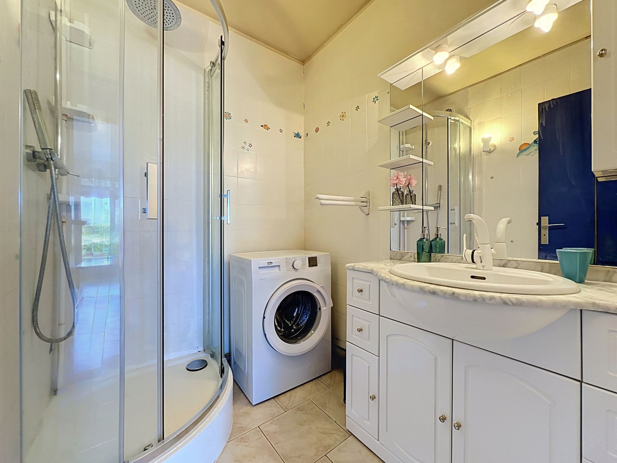 Les Jardins du Port - Inside