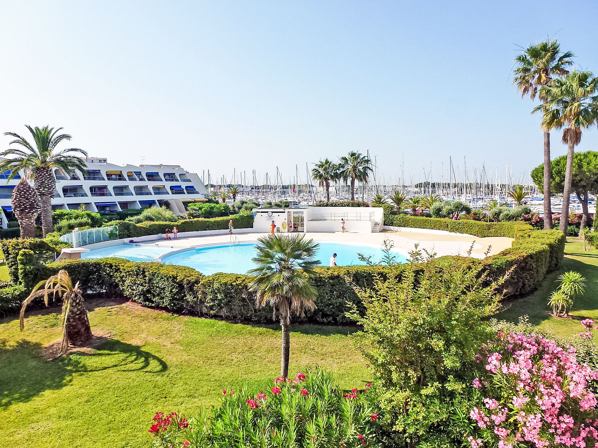 Les Jardins du Port - Outside