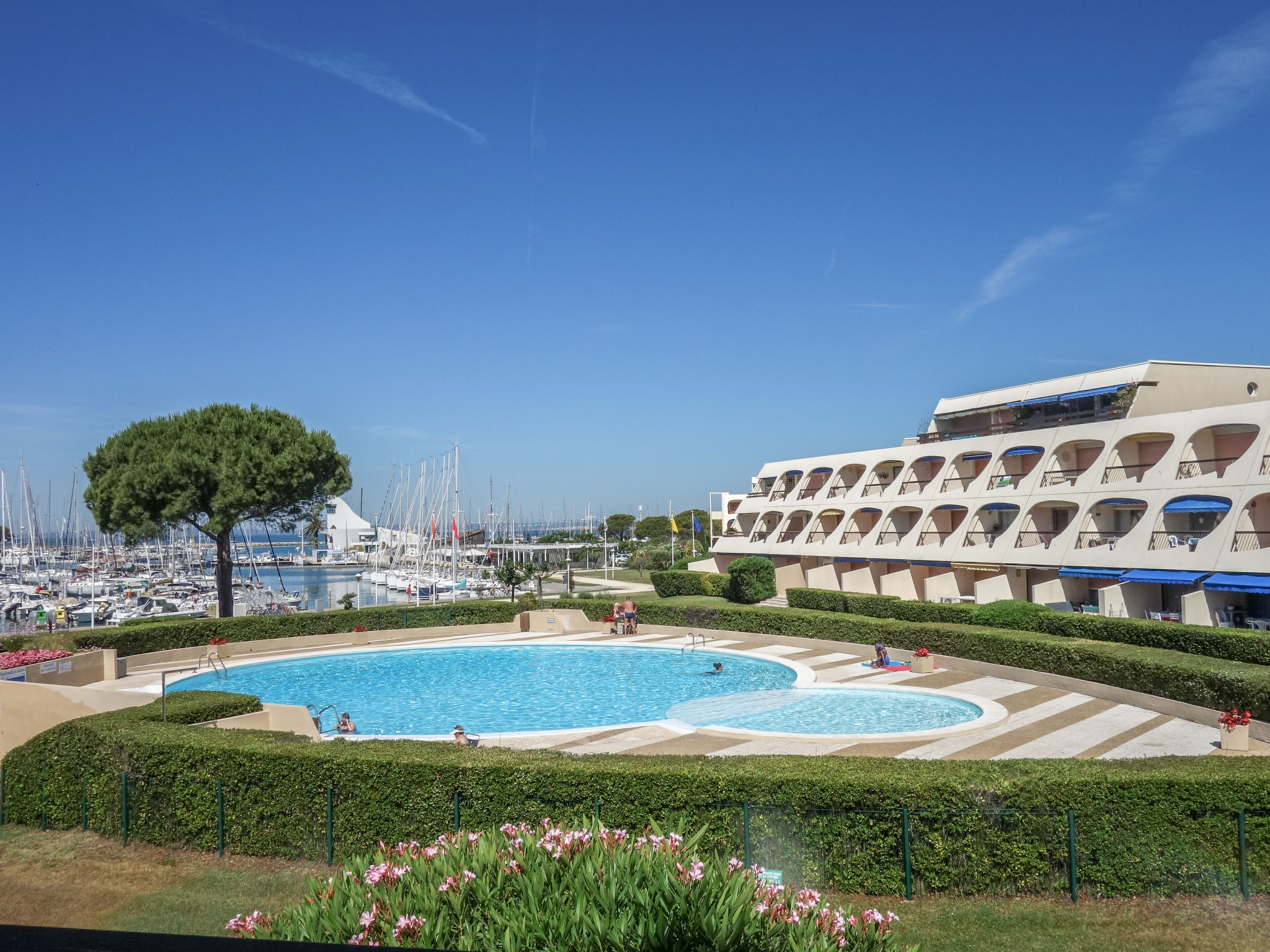 Escale Port-Dehors