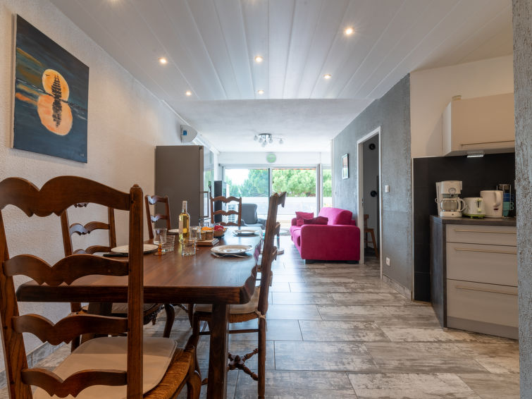 Search and Stay, undefined in undefined. Gallery position 1