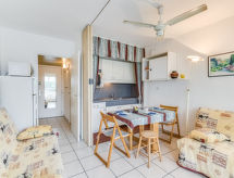 Knusse studio op 30 meter van het strand in Port Camargue - thumbnail 1