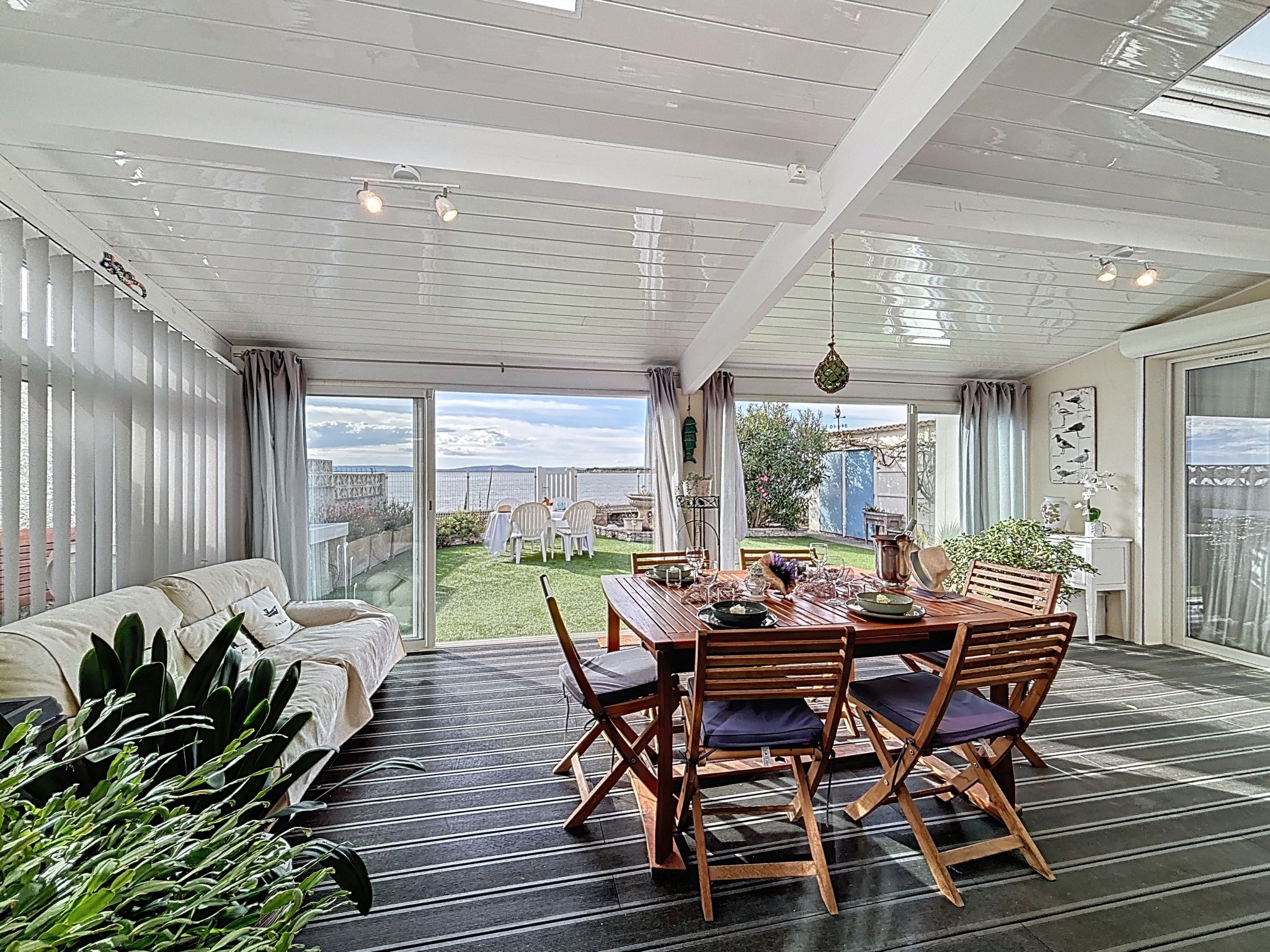 Les cabanes de Pérols-Binnen