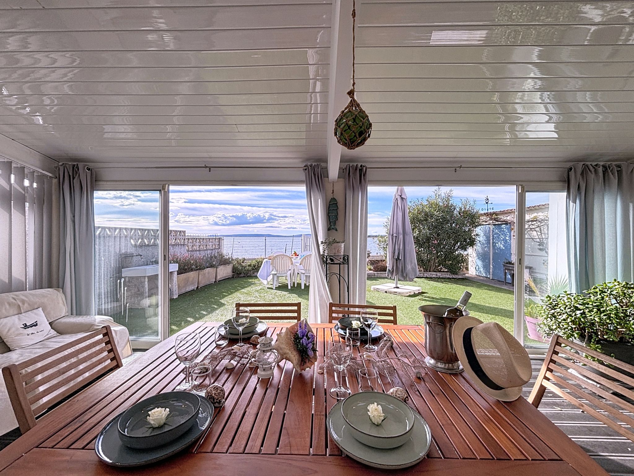 Les cabanes de Pérols-Buiten