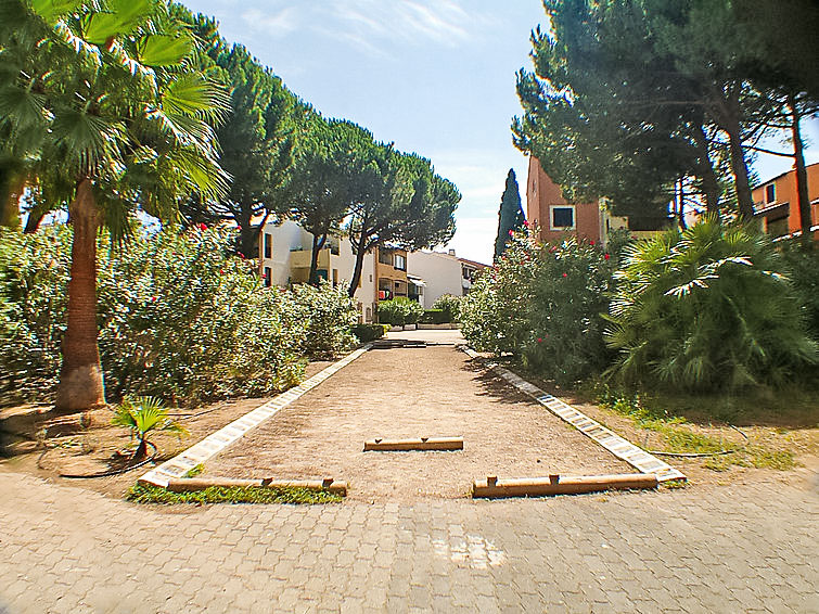 Camargue Village