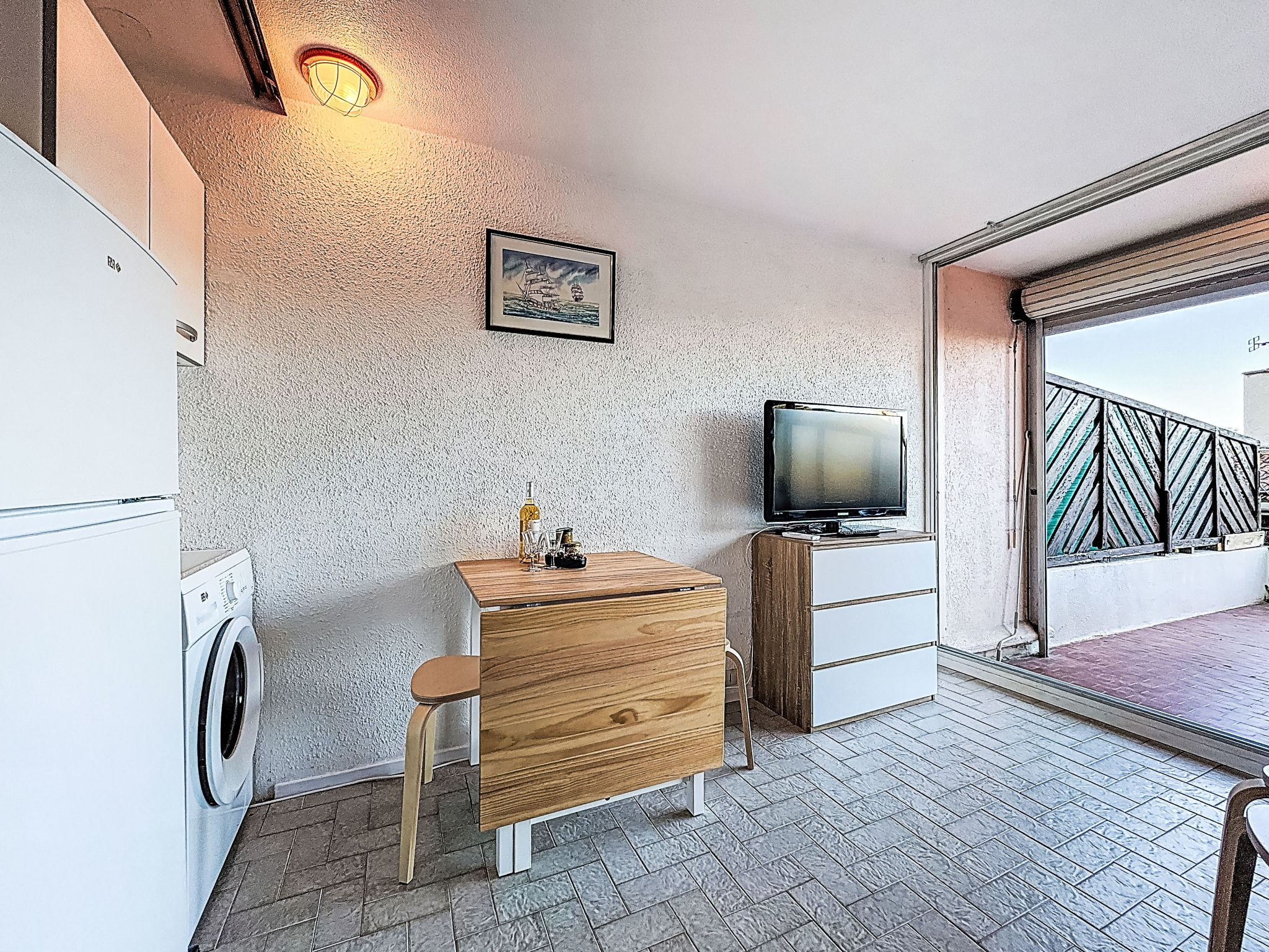 Le Lagon Bleu-Binnen