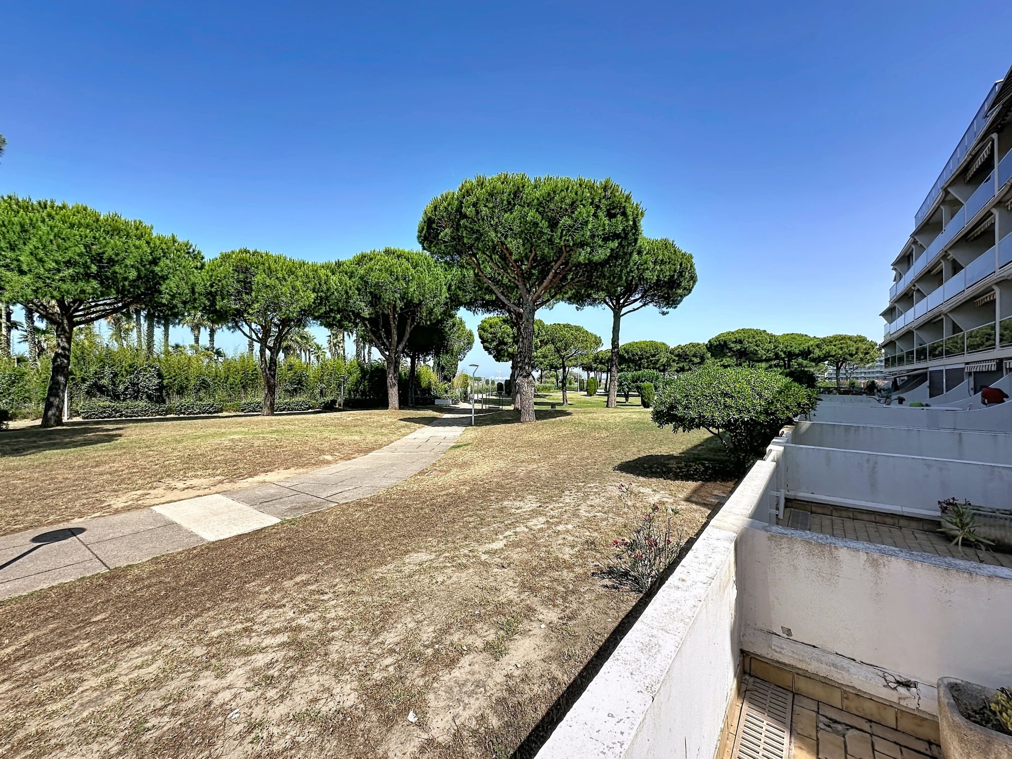 Le Golfe Vermeil - Buiten