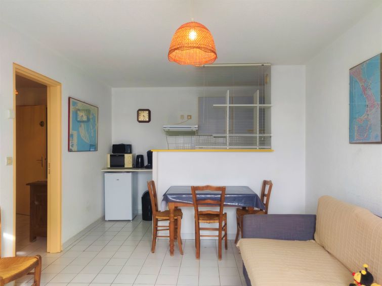 Search and Stay destination Le Grau-du-Roi, Occitanie - France from AU$ 117. Les Floralies II