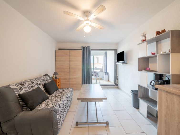 Search and Stay destination Le Grau-du-Roi, Occitanie - France from AU$ 106. Les Floralies II