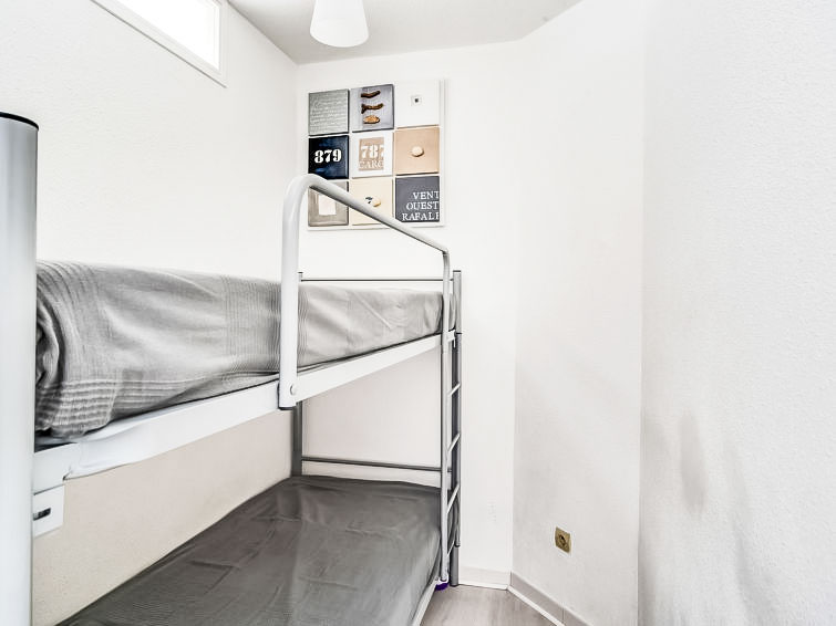 Search and Stay destination Le Grau-du-Roi, Occitanie - France from AU$ 150. Les Floralies II