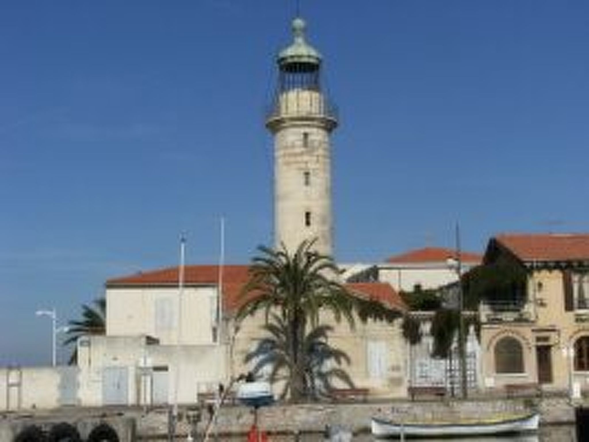 Mit Dachterrasse-Outside