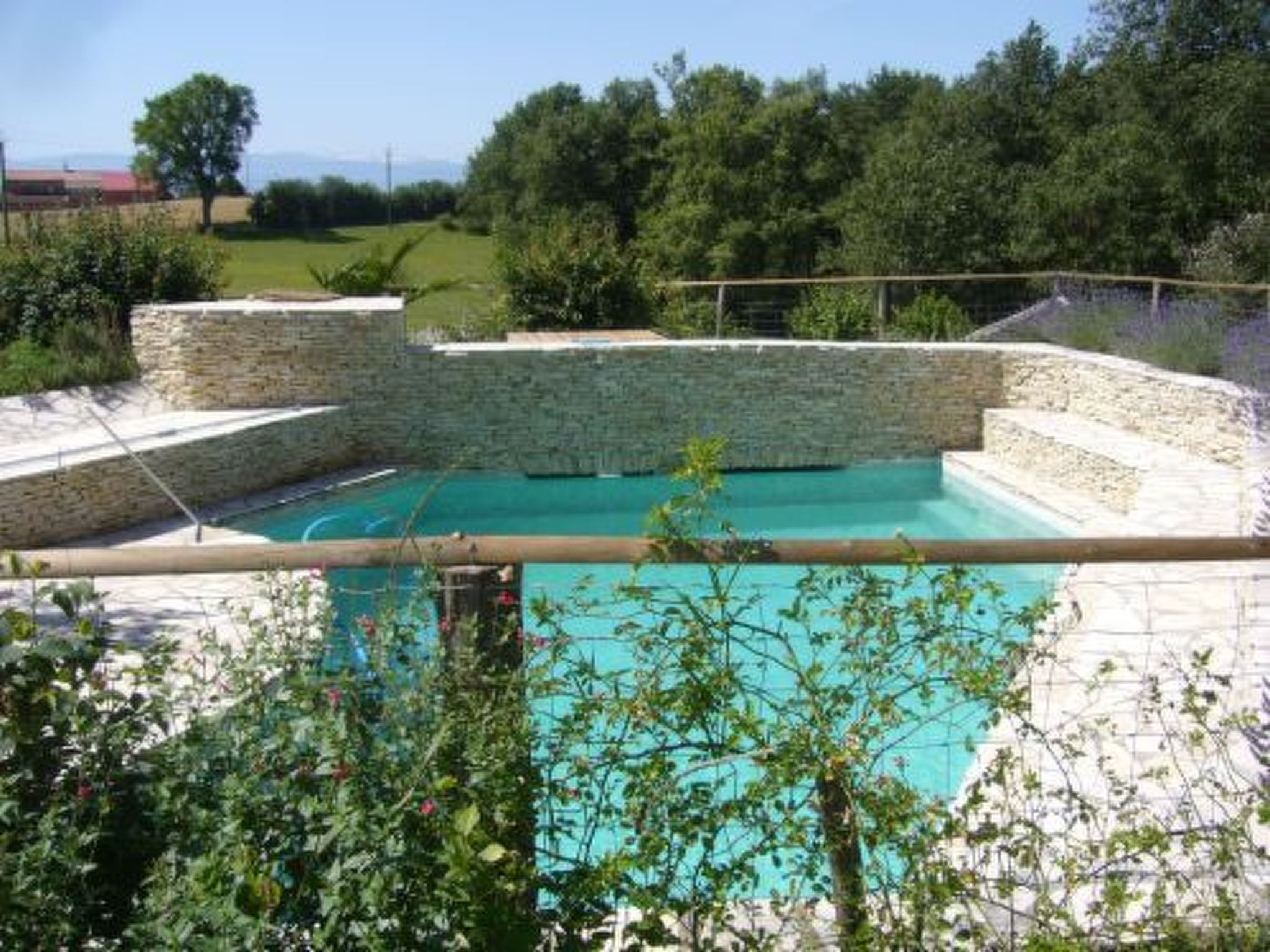 Die Unterkunft für zwei bis sechs Personen, Schwimmbad, Bouleplatz, Spa, Tennis