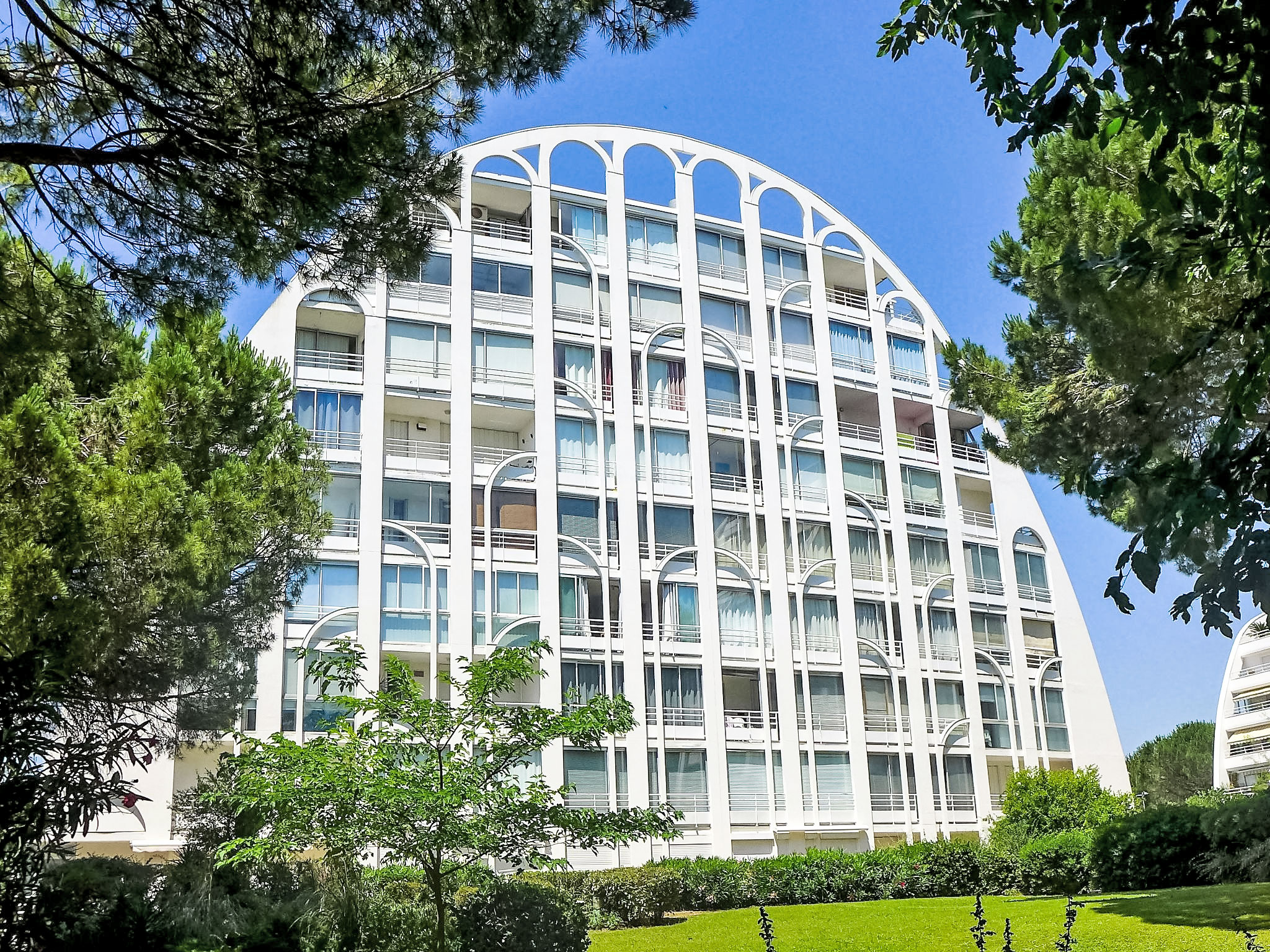 Les Jardins du Couchant-Outside