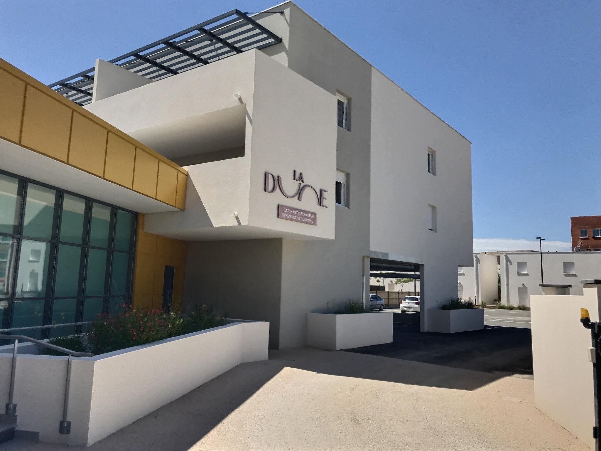 La Dune — view 1 of 15