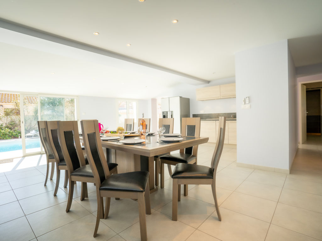 Villa du Littoral — Kitchen / Dining Room
