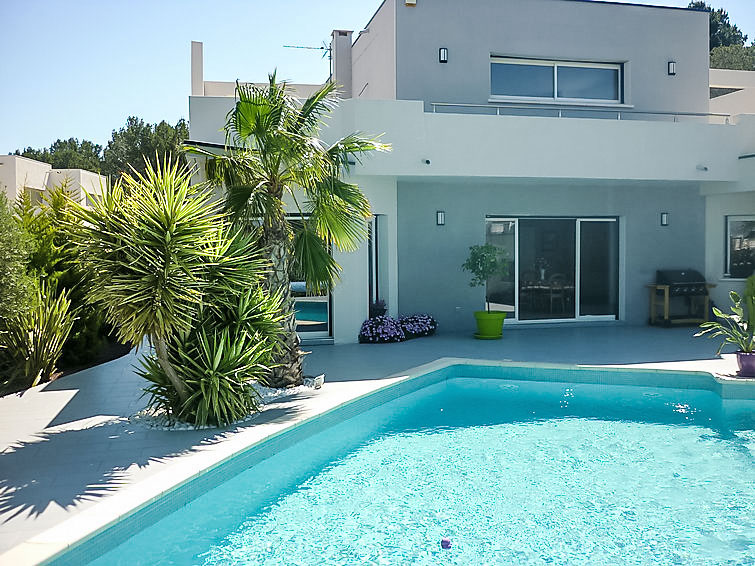 Cap d'Agde accommodation villas for rent in Cap d'Agde apartments to rent in Cap d'Agde holiday homes to rent in Cap d'Agde