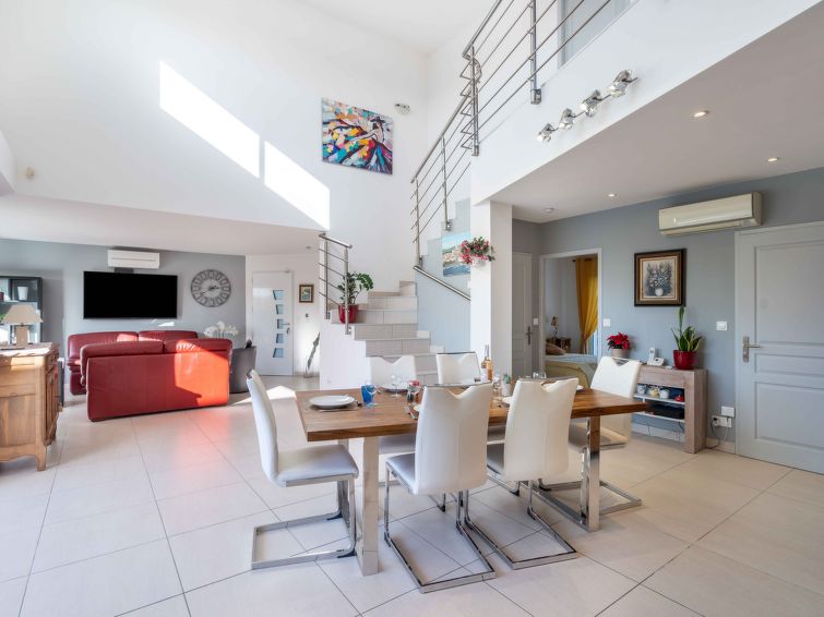 Search and Stay destination Agde, Occitanie - France from AU$ 639. Villa du Capiscol