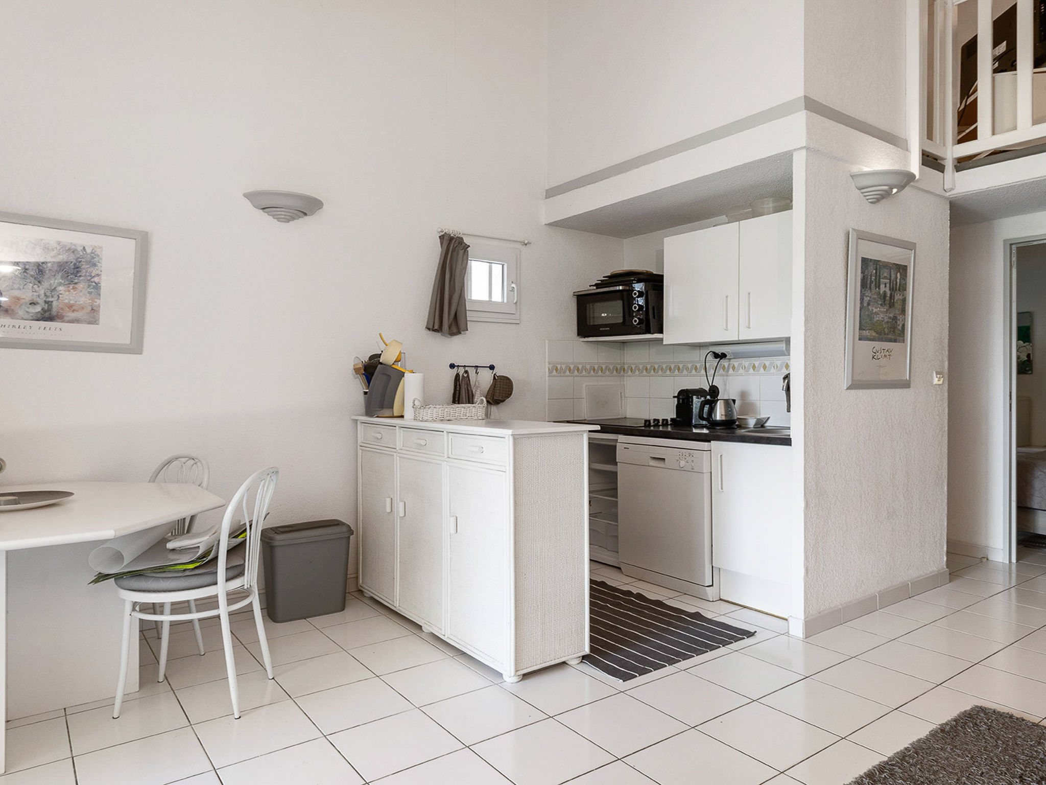 Perles du Soleil-Drinnen