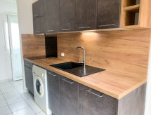 Fris appartement op 400m van het strand met zwembad in Cap d'Agde - thumbnail 4