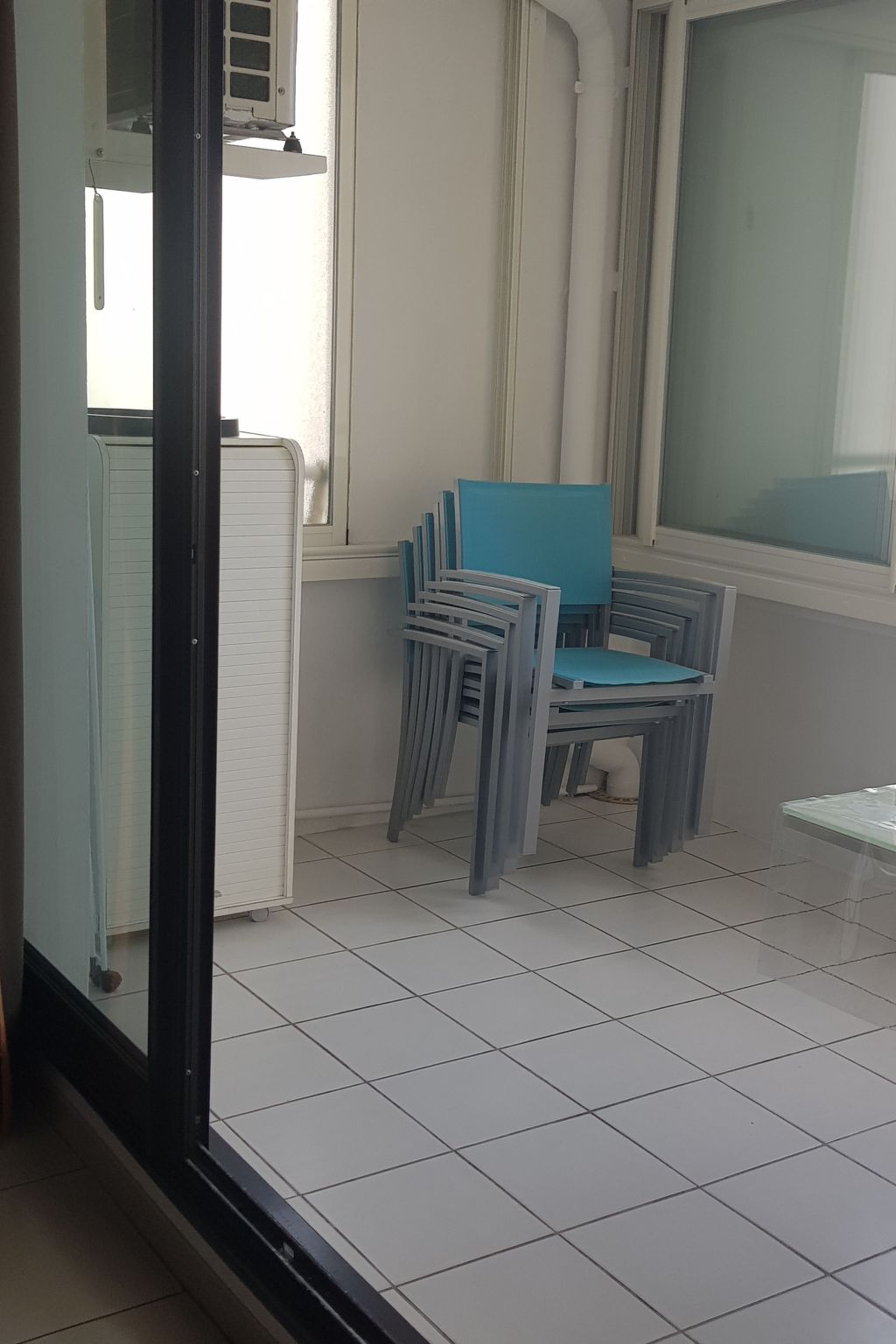 Moderne Ferienwohnung mit Meerblick-Drinnen