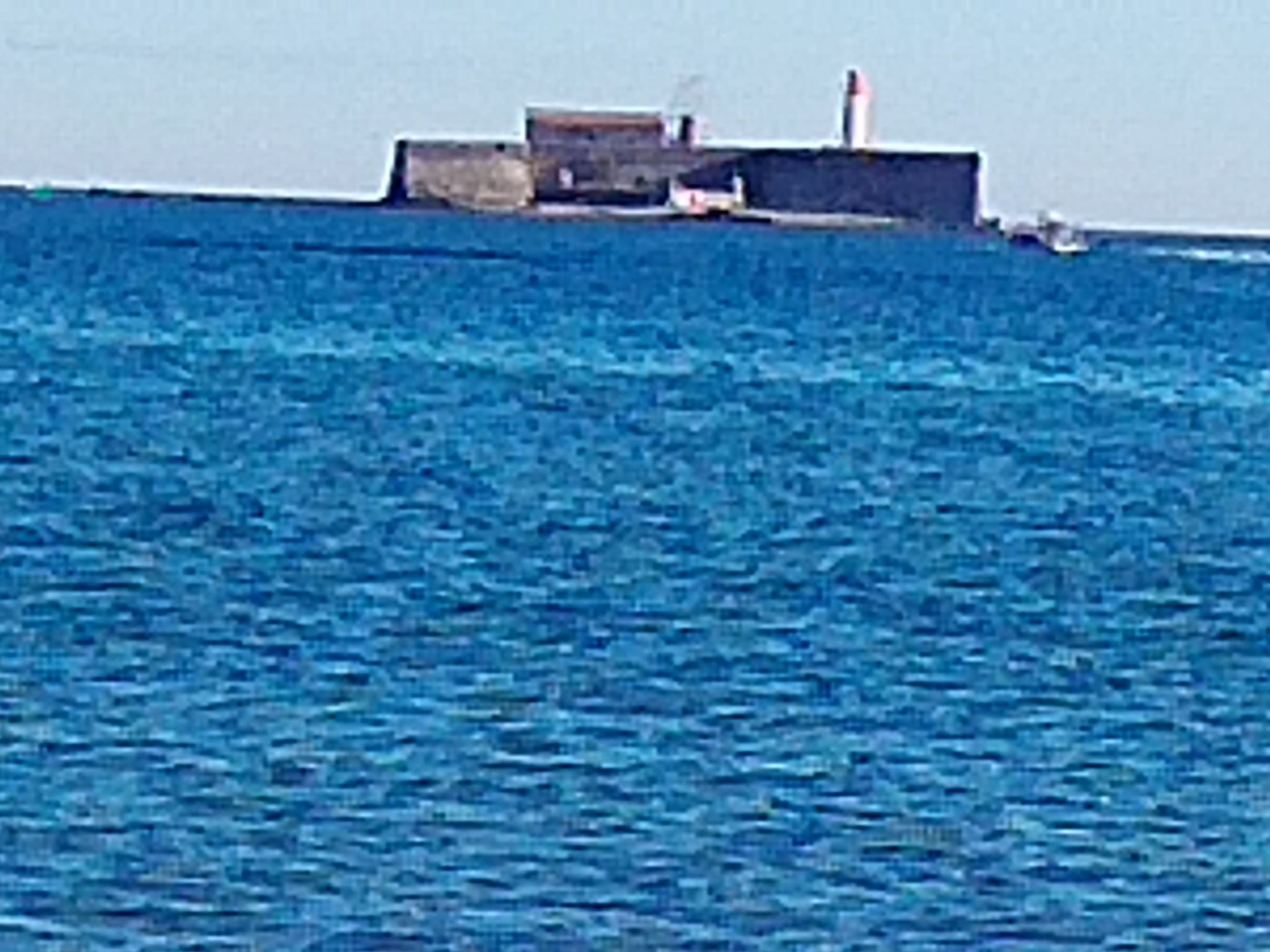 Moderne Ferienwohnung mit Meerblick-Drinnen