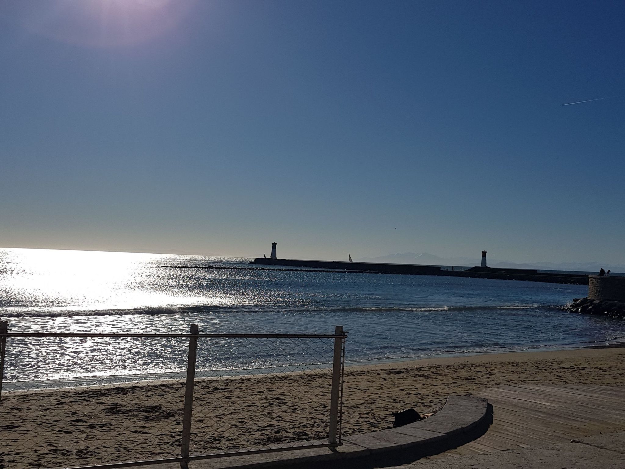 Moderne Ferienwohnung mit Meerblick-Drinnen