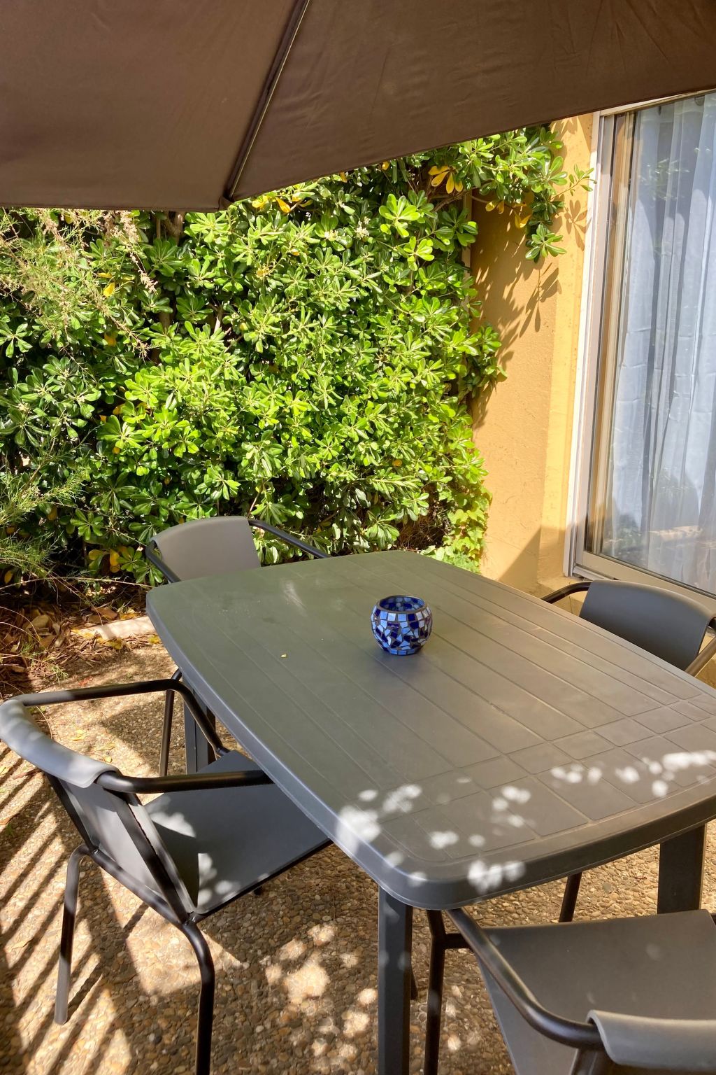 Photo of Gartengeschoss in der Nähe von Strand und Hafen