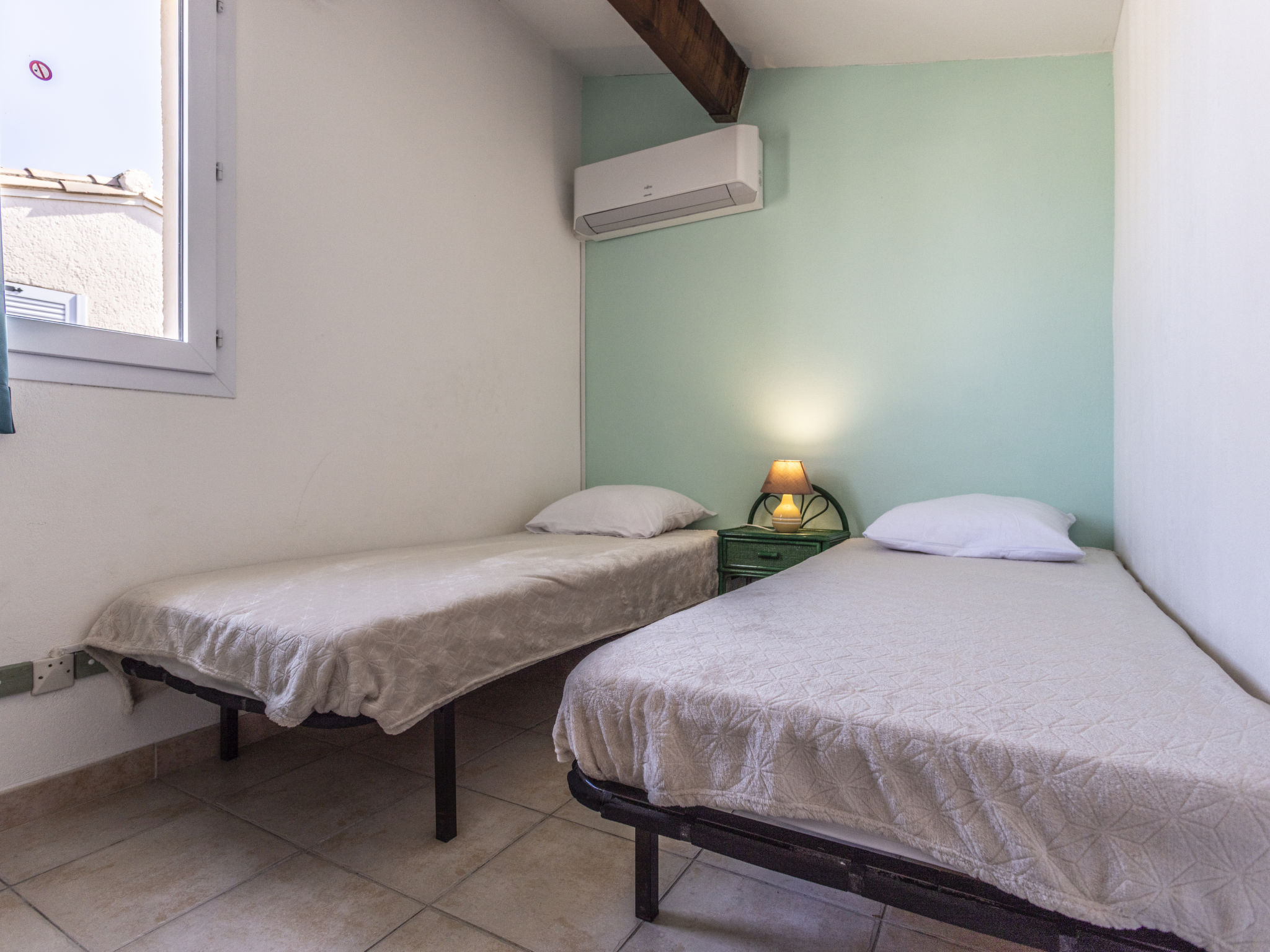 Hacienda Beach II-Inside