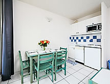 Knusse studio voor 4, op 100m van het strand van Cap d'Agde - thumbnail 3