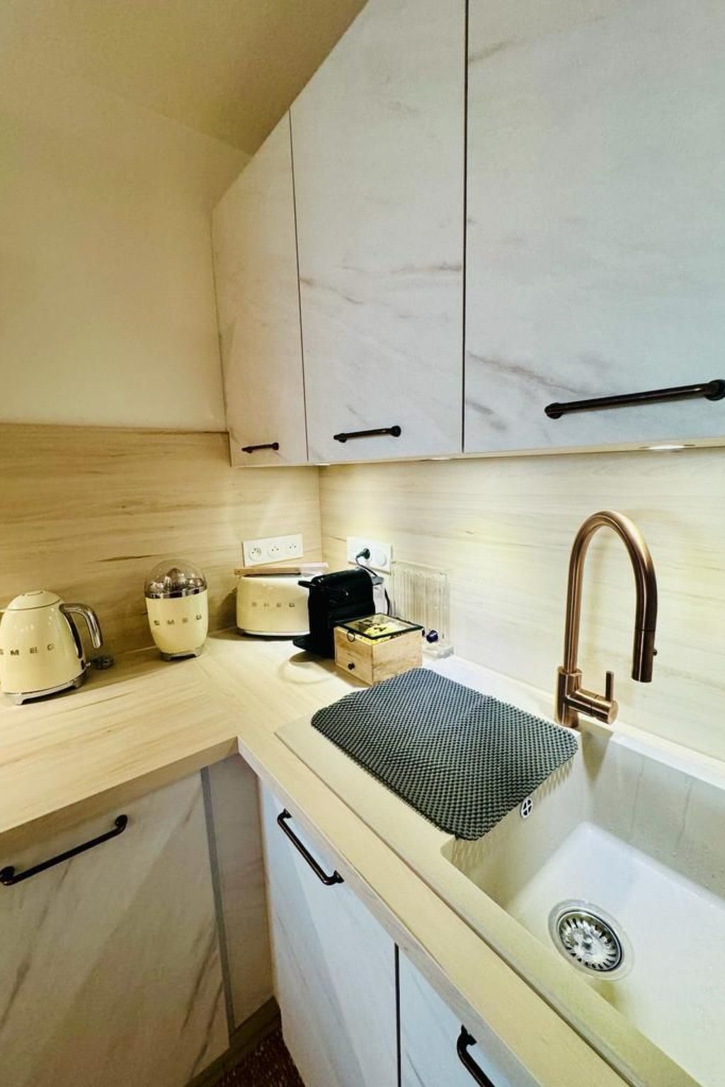 Wunderschöne renovierte Wohnung mit vollem Meerblick-Binnen