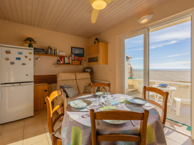Search and Stay destination Fleury, Occitanie - France from AU$ 173. Chantauvent