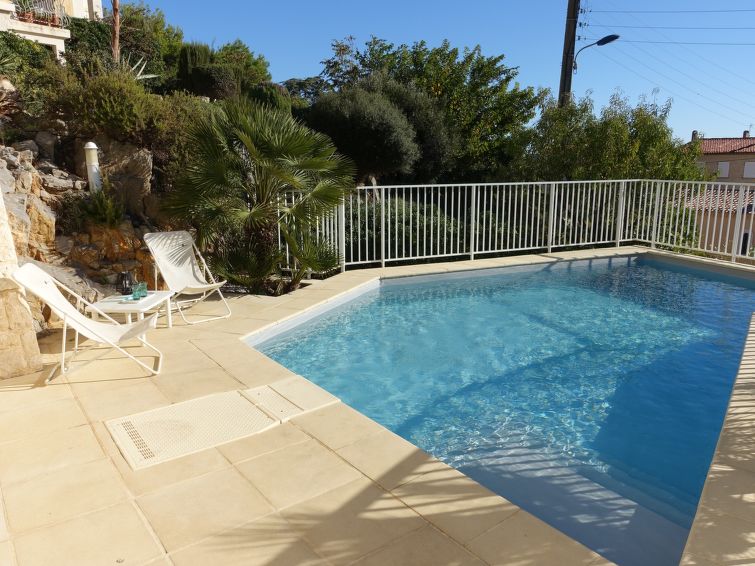 Search and Stay destination Fleury, Occitanie - France from AU$ 285. La Maison des Cades