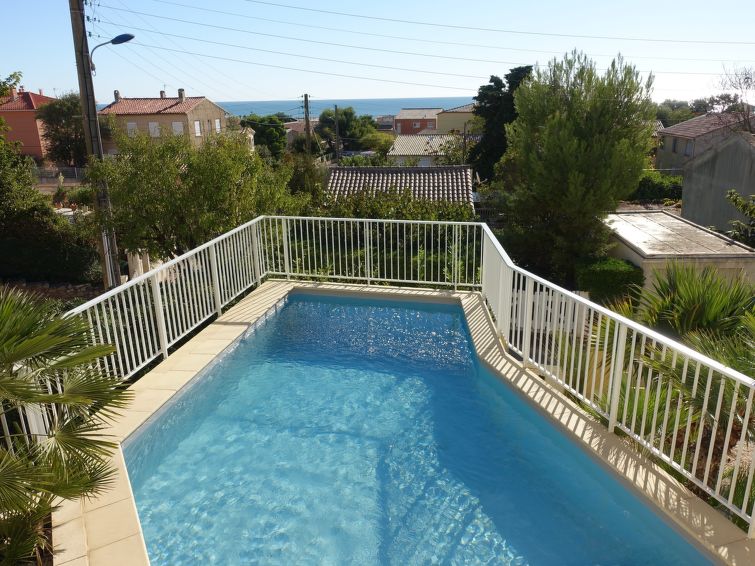 Search and Stay destination Fleury, Occitanie - France from AU$ 292. La Maison des Cades