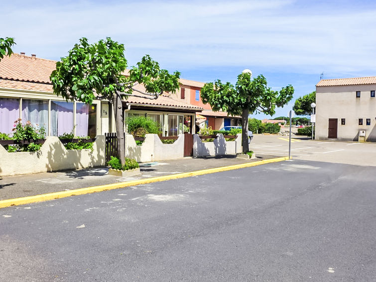 L'Hacienda Accommodation in Gruissan