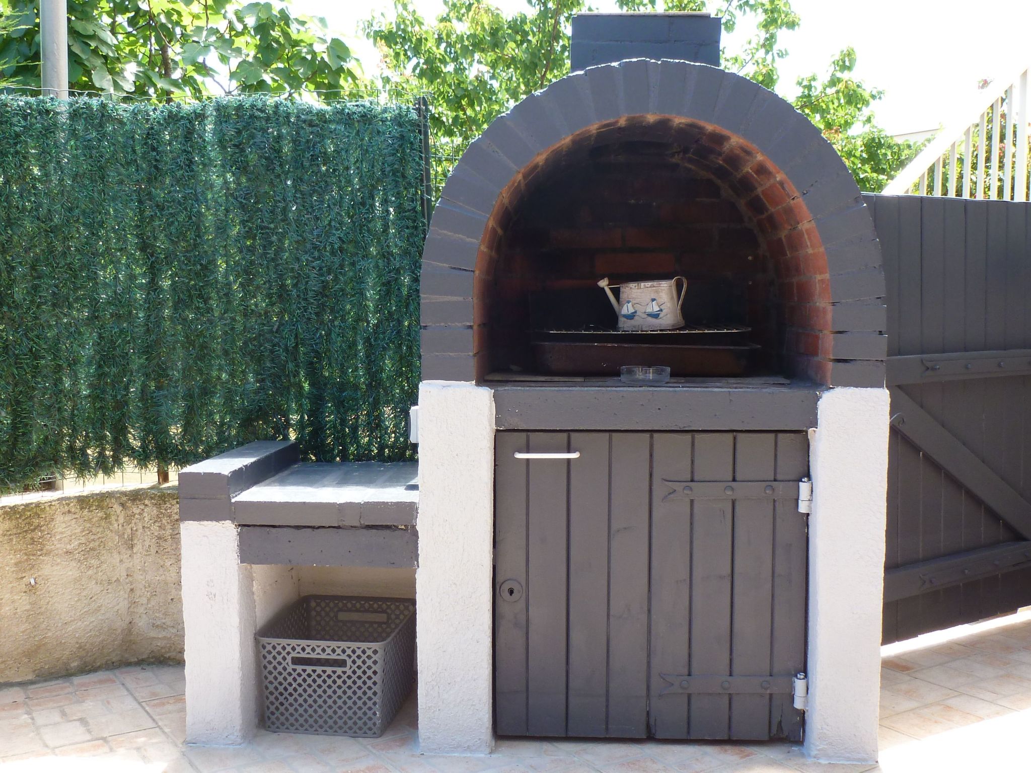 SAISONALE VERMIETUNG: DIE PERGOLA AM STRAND.