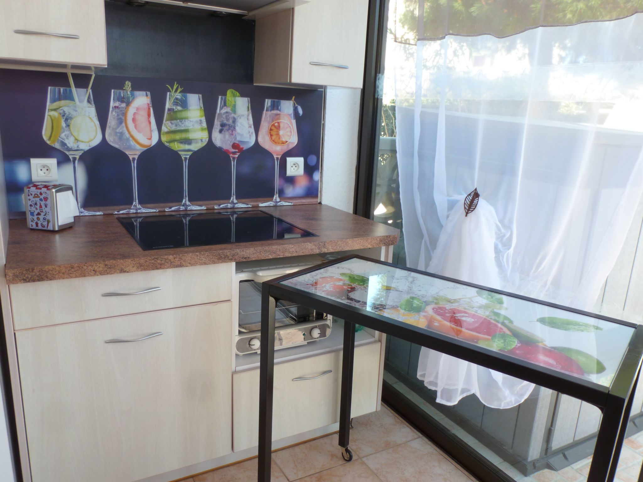 SAISONALE VERMIETUNG: DIE PERGOLA AM STRAND.-Dedans