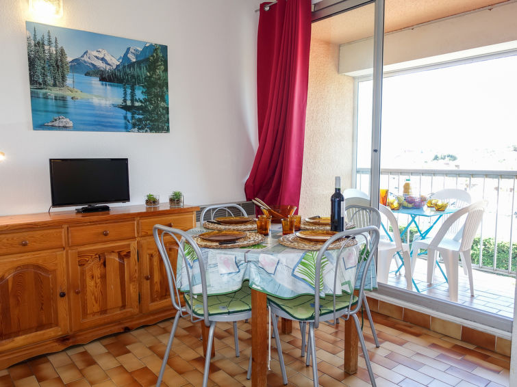 Search and Stay destination Gruissan, Occitanie - France from AU$ 101. Les Marines II