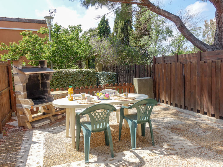 Search and Stay destination Gruissan, Occitanie - France from AU$ 137. Les Amandines